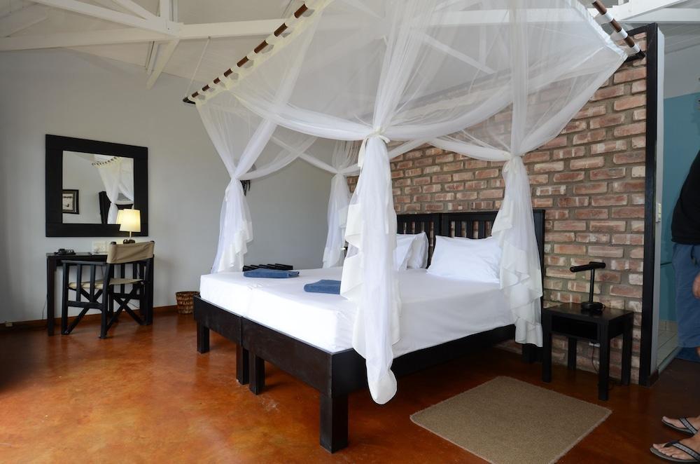 Gondwana Etosha Safari Lodge Okaukuejo Ngoại thất bức ảnh
