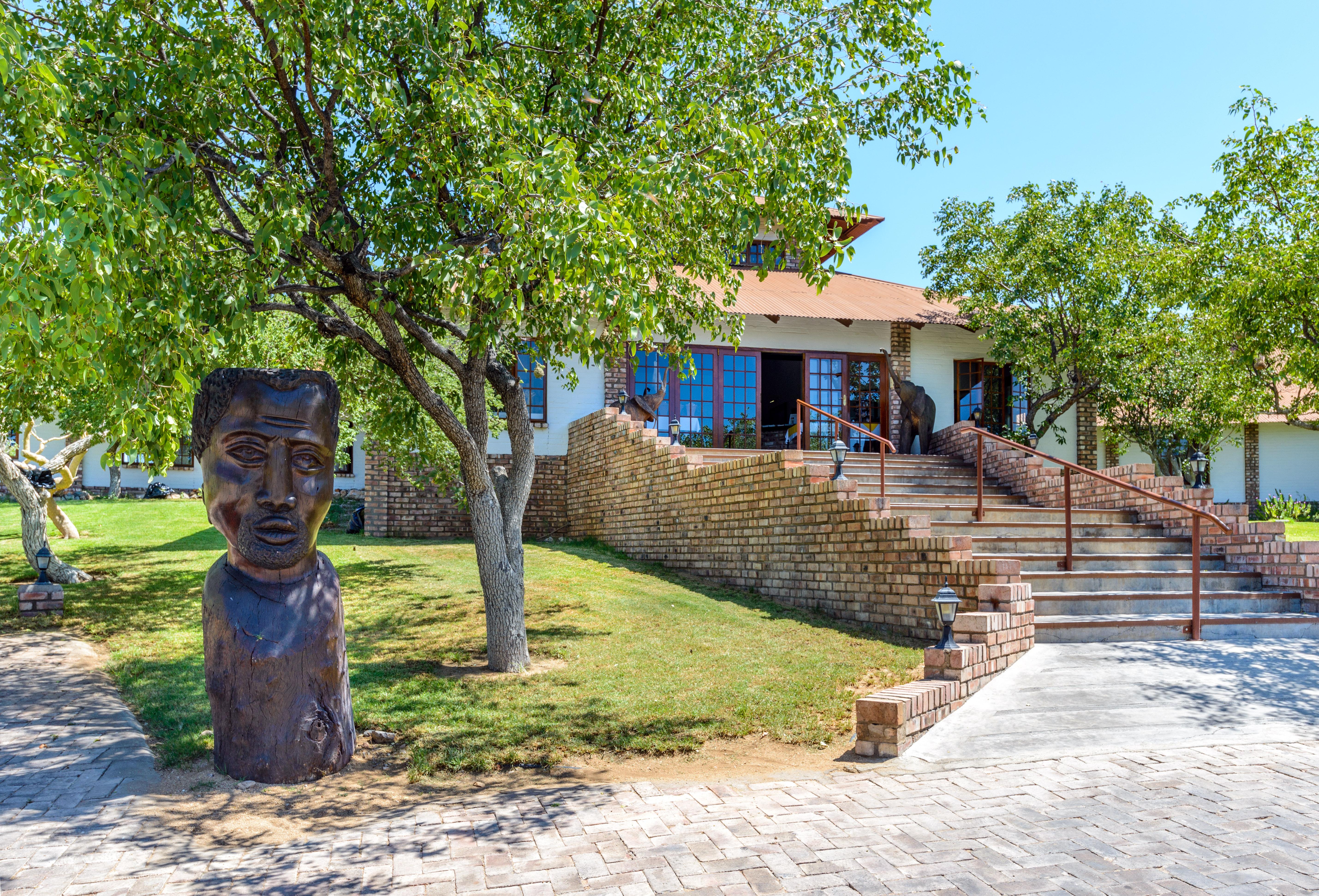 Gondwana Etosha Safari Lodge Okaukuejo Ngoại thất bức ảnh