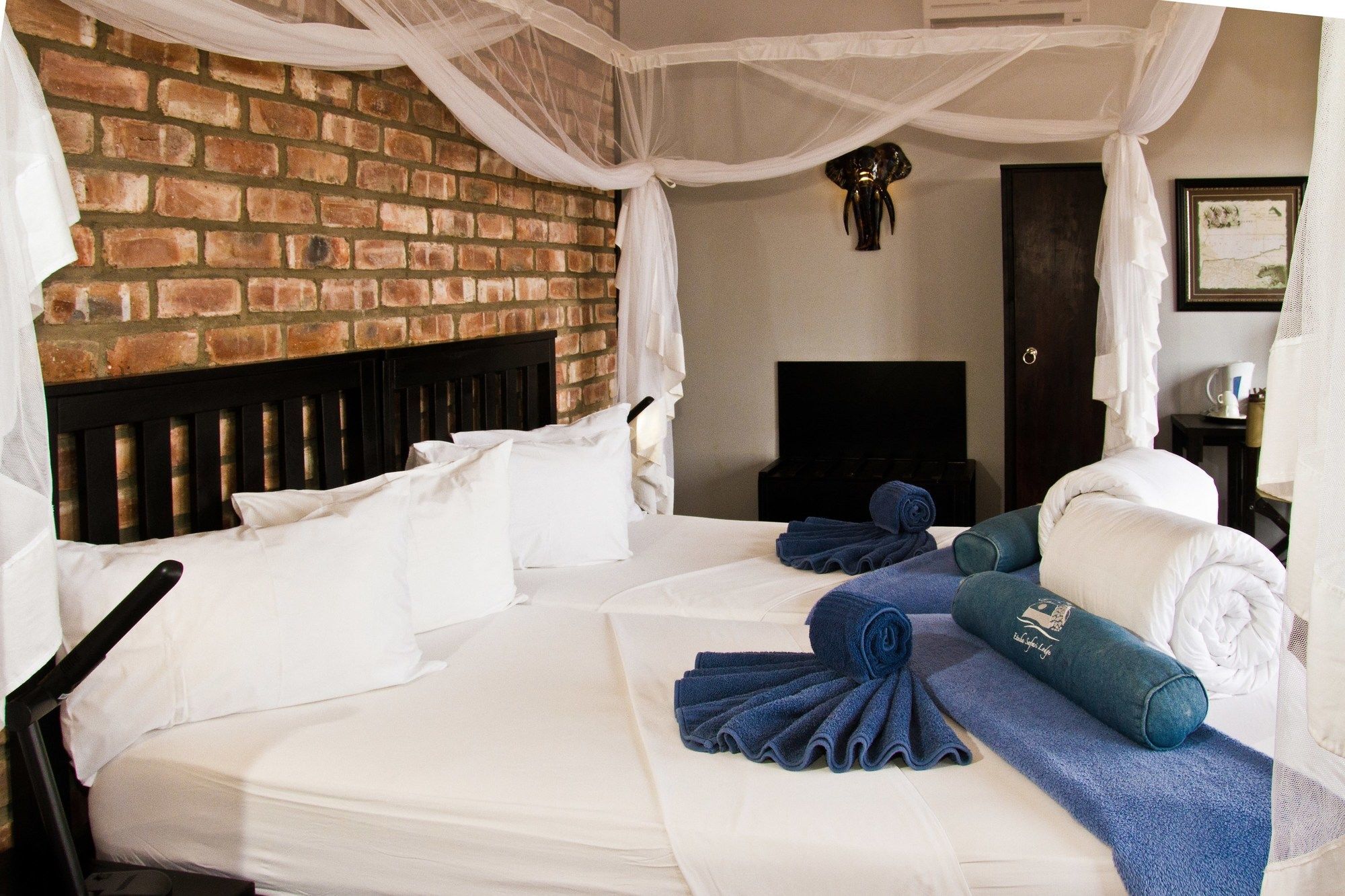 Gondwana Etosha Safari Lodge Okaukuejo Ngoại thất bức ảnh