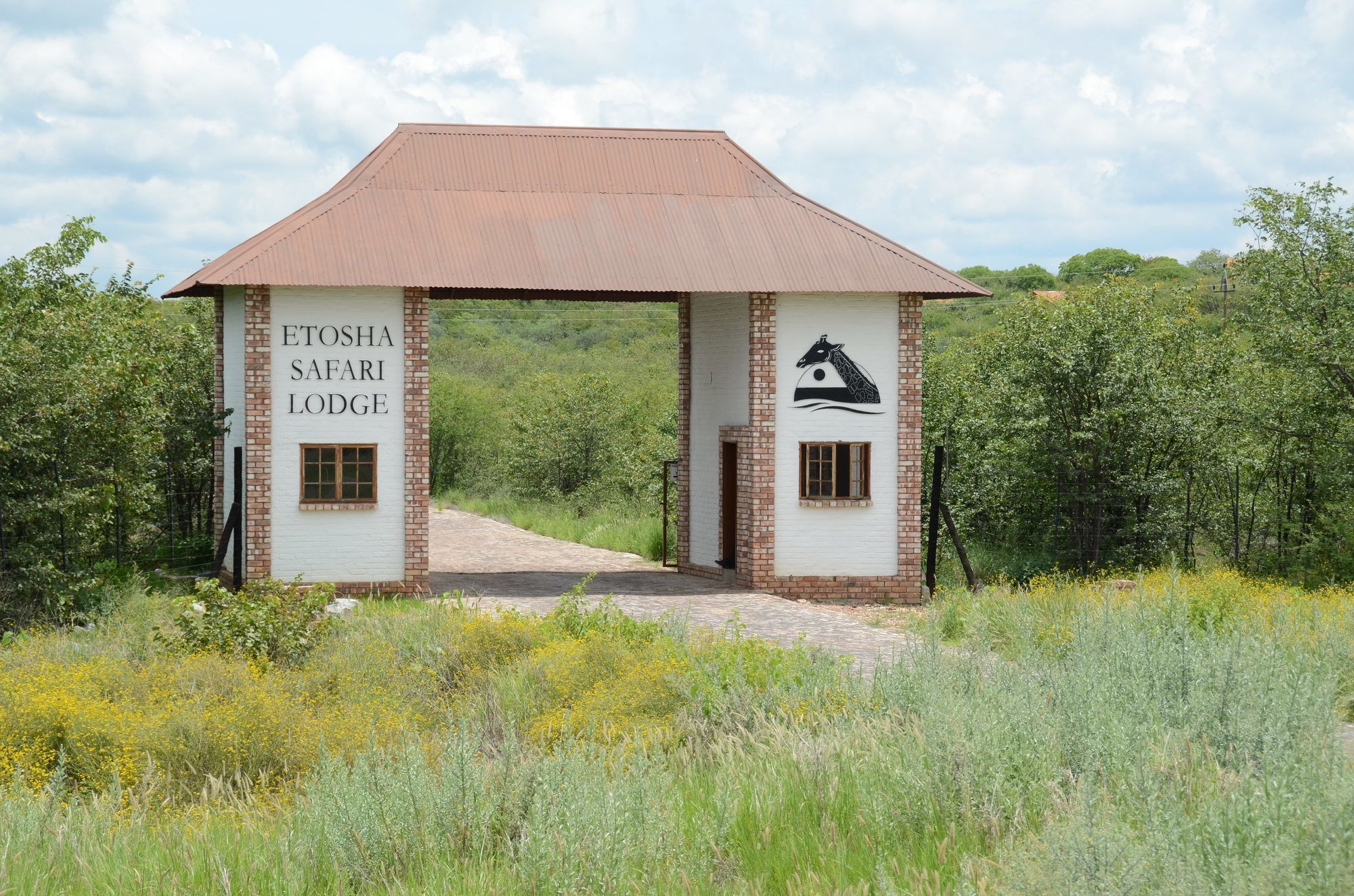 Gondwana Etosha Safari Lodge Okaukuejo Ngoại thất bức ảnh