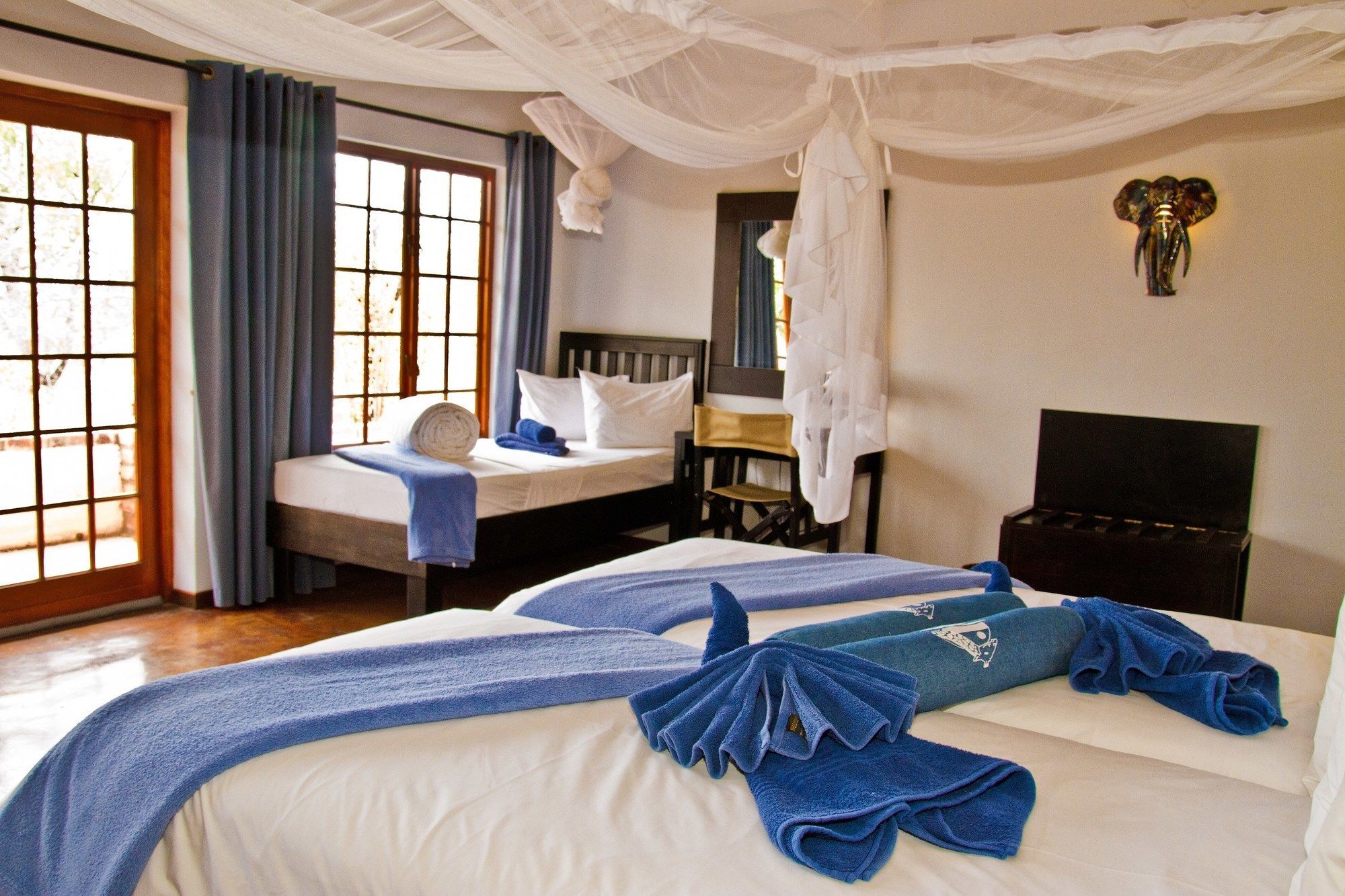 Gondwana Etosha Safari Lodge Okaukuejo Ngoại thất bức ảnh
