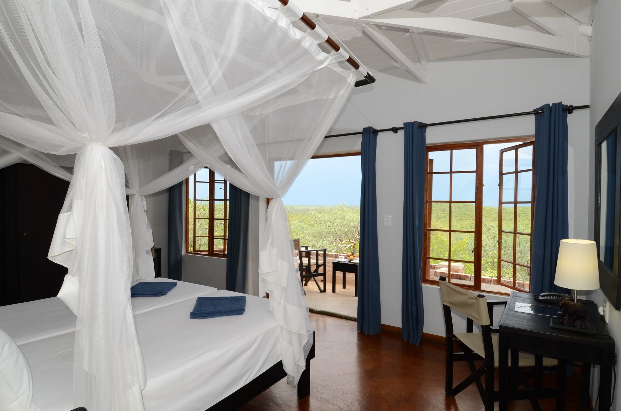 Gondwana Etosha Safari Lodge Okaukuejo Ngoại thất bức ảnh