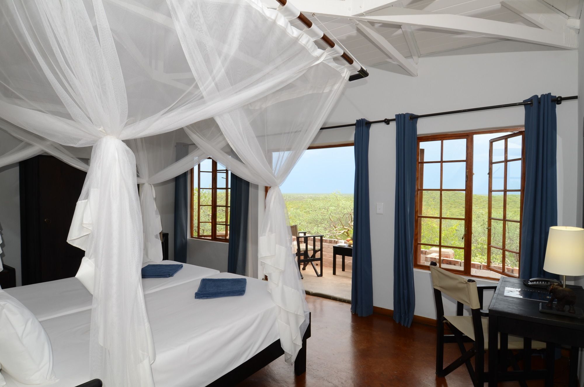Gondwana Etosha Safari Lodge Okaukuejo Ngoại thất bức ảnh