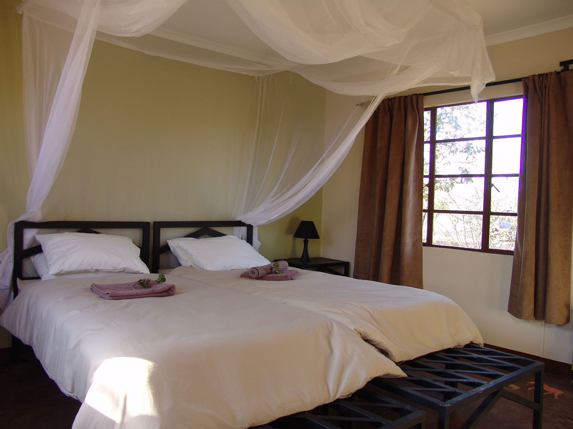 Gondwana Etosha Safari Lodge Okaukuejo Ngoại thất bức ảnh
