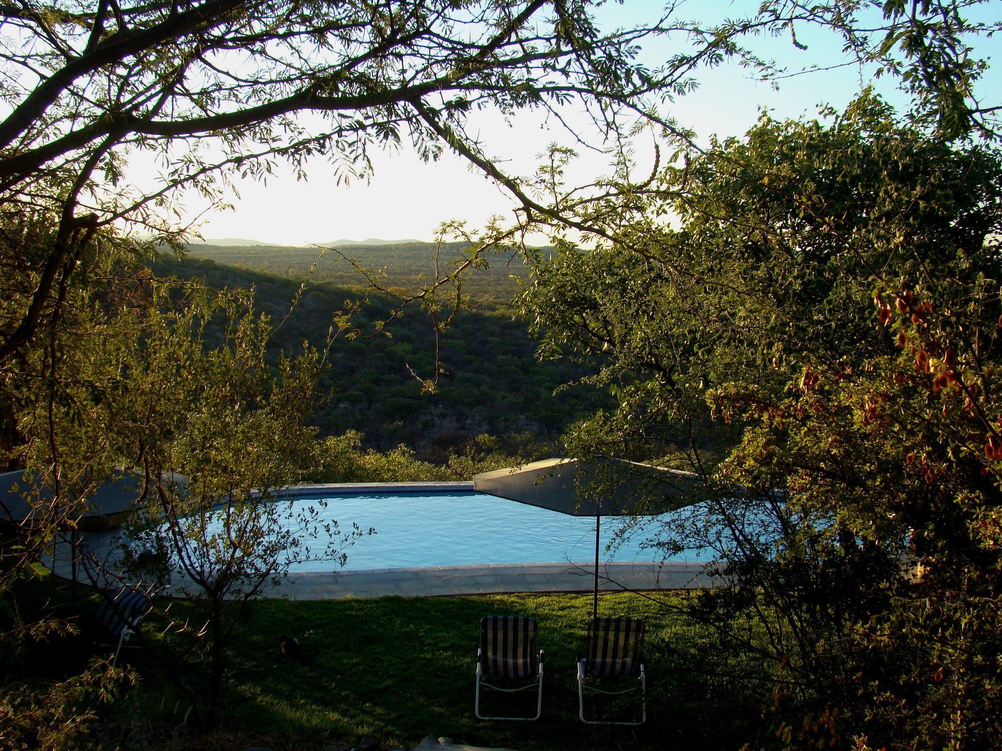 Gondwana Etosha Safari Lodge Okaukuejo Ngoại thất bức ảnh